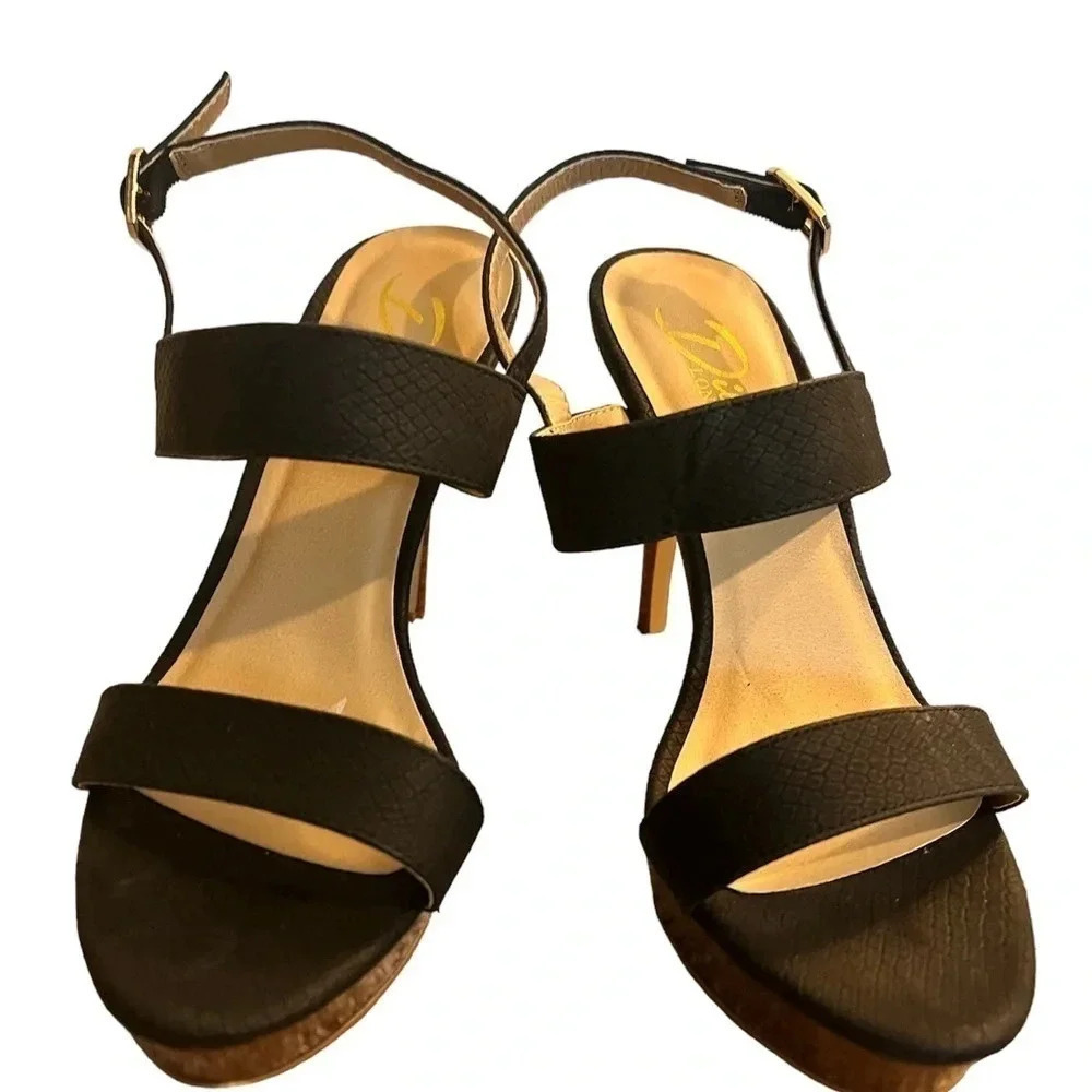 Diba London heels size 8 black with wooden styled pattern on platform and heel